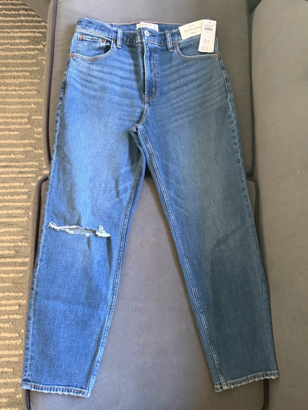 Abercrombie and Fitch High Rise Mom Jeans NWT 29 - Picture 3 of 9